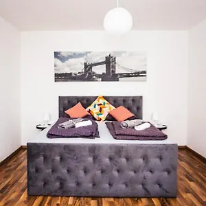 Nahe Belvedere Garden Apartment