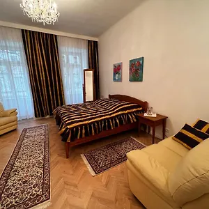  Apartment S&e